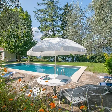 Sleeps 9 Pool Villa Lierna