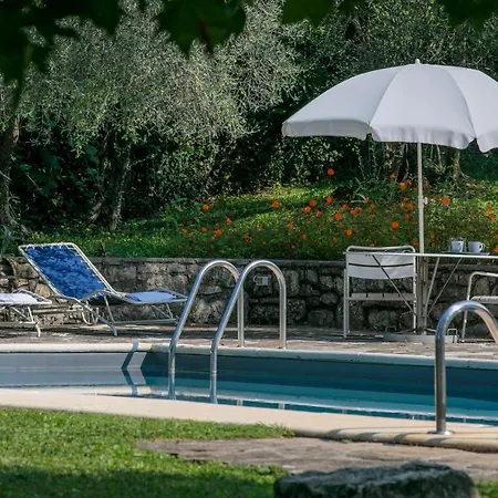 Sleeps 9 Pool * Lierna