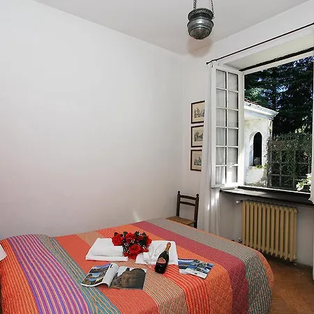 Sleeps 9 Pool * Lierna
