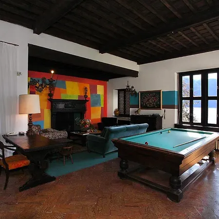 Sleeps 9 Pool * Lierna