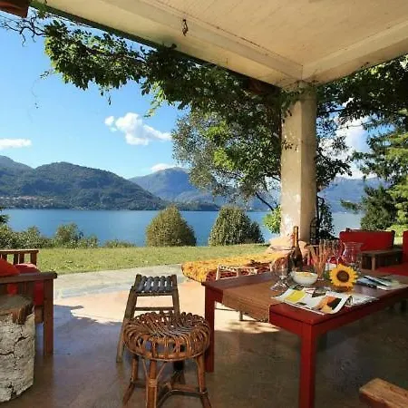 Sleeps 9 Pool Villa Lierna