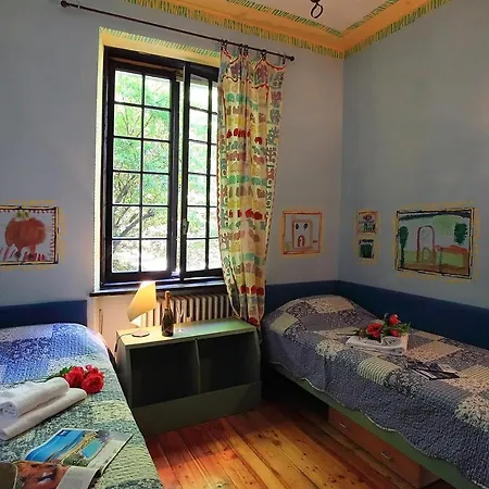 Sleeps 9 Pool *